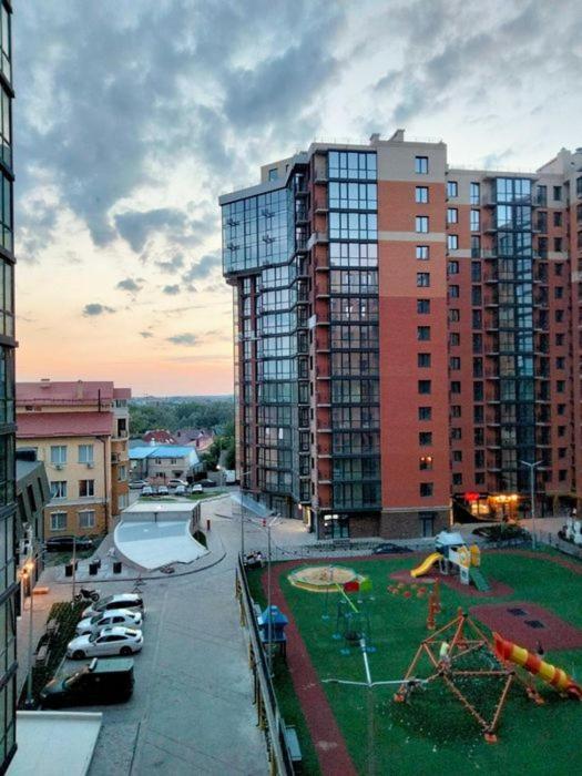 новобудова жк яровиця Apartment